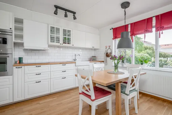 Bostadsrätt, Radhus, Engelbrektsvägen 83, Haga, Vallentuna