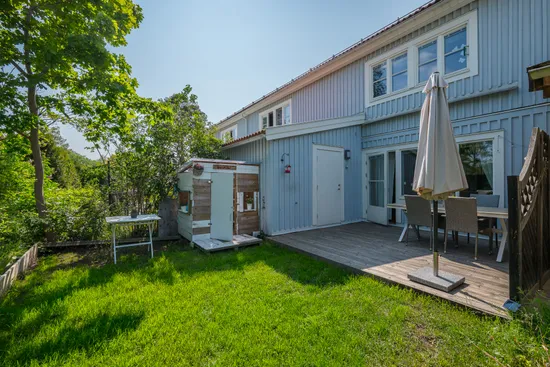 Radhus, Engelbrektsvägen 83, Haga, Vallentuna