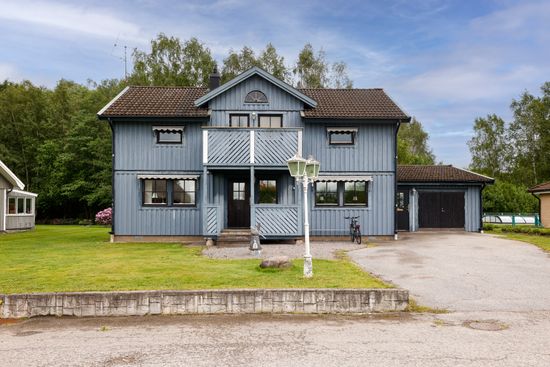 Villa, Englunds väg 6, Hällabrottet, Kumla