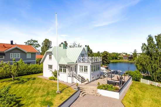 Villa, Östra Strandvägen 23 och 23b, Vendelsö Gård, Haninge