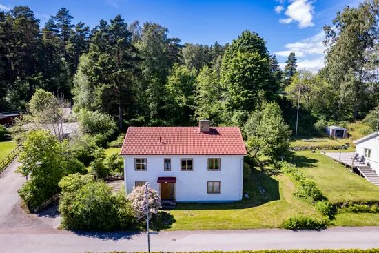 Villa, Källvägen 12, Kurlanda, Kristinehamn