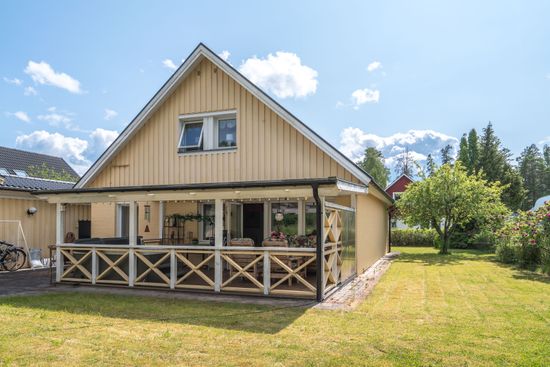 Villa, Dirigentvägen 5, Surahammar