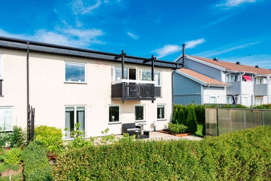 Radhus, Daggkåpevägen 13C, Dälderna, Skövde