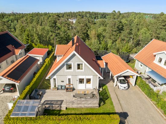 Villa, Kopernikus väg 20, Tumba - Solhöjden, Botkyrka