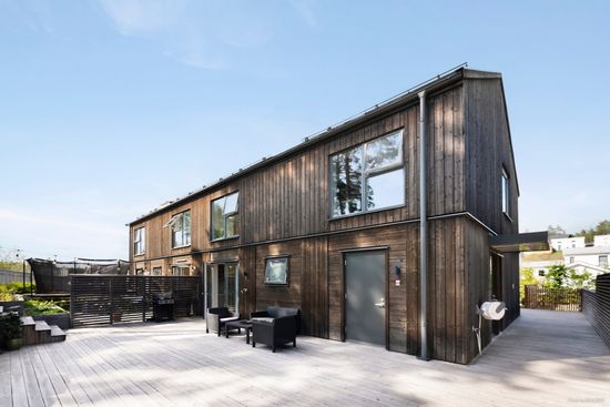 Radhus, Lunnarevägen 37B, Länna, Huddinge