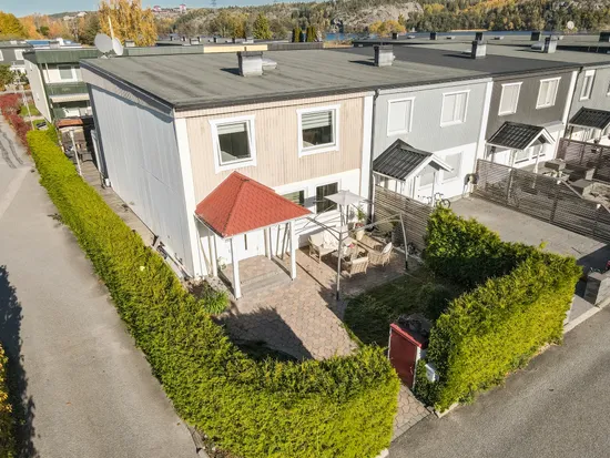 Villa, Radhus, Enskiftesvägen 26, Alby, Botkyrka