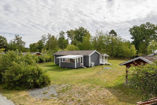 Villa, Norra Kedum Smörblomman 3, Marbogården, Lidköping