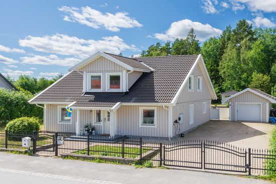 Villa, Backstuguvägen 8, Österhagen - Upplands-Bro, Upplands-Bro