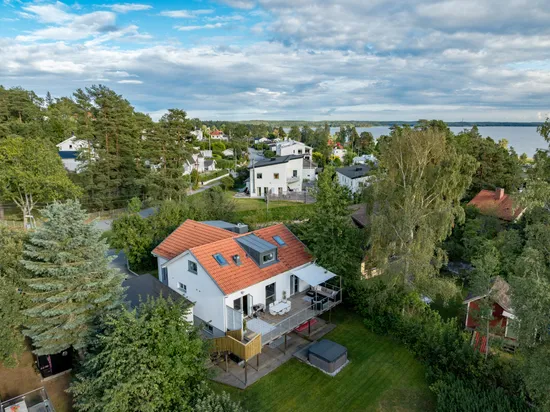 Villa, Vretvägen 5A, Viggbyholm Sjösidan, Täby