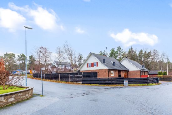 Radhus, Fågelvägen 13A, Märsta Centralt, Sigtuna