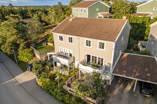 Bostadsrätt, Radhus, Hedenhösvägen 27, Solgård, Huddinge