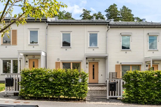 Bostadsrätt, Radhus, Silverskattsvägen 1B, Täljö, Österåker