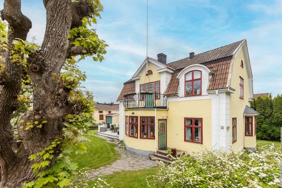 Villa, Irisdalsgatan 2, Centralt, Kristinehamn