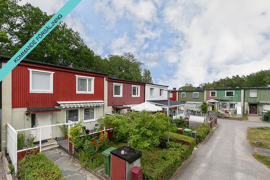 Radhus, Avstyckningsvägen 5, Norsborg - Alby, Botkyrka