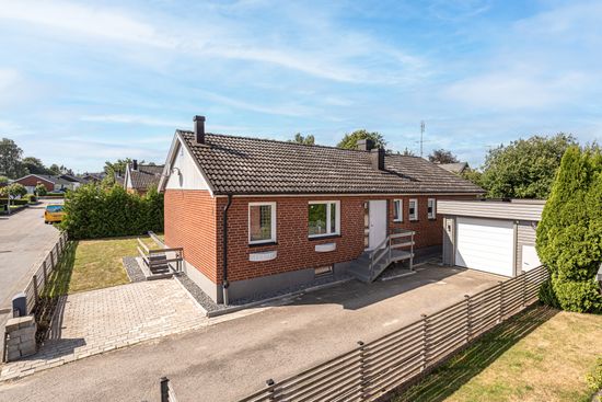 Villa, Körsbärsvägen 5, Hässleholm - Ekedal, Hässleholm