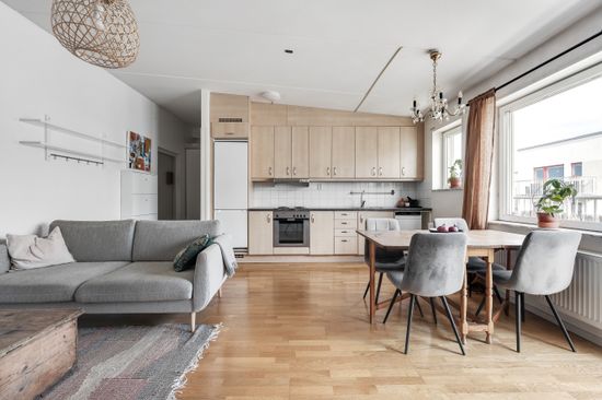 Bostadsrätt, Björketorpsvägen 11, Vån 5/5 (1168/1302), Norra Ängby-Bromma, Stockholm