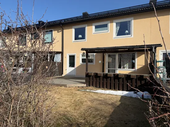 Villa, Radhus, Fiskmåsvägen 99, Farsta-Fagersjö, Stockholm