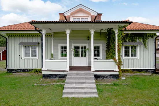 Villa, Stationsvägen 7, Björnlunda tätort, Gnesta