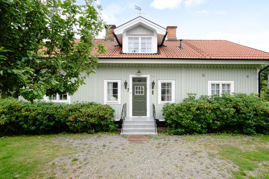 Villa, Stationsvägen 7, Björnlunda tätort, Gnesta