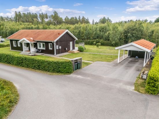 Villa, Snöveltorp Tomtebostigen 4, Snöveltorp, Söderköping