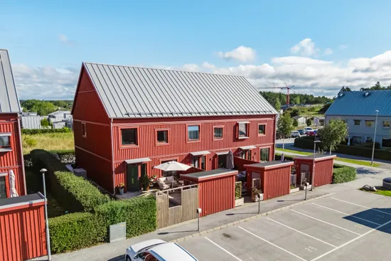Radhus, Klockarebovägen 50, Bålsta/Frösundavik, Håbo