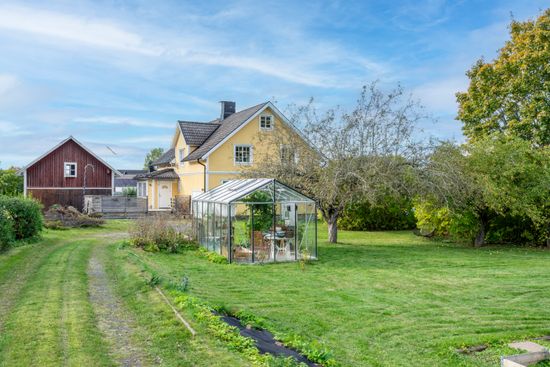 Villa, Pilgrimsvägen 1, Varnhem, Skara