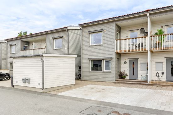 Bostadsrätt, Radhus, Miklagårdsvägen 40, Bro, Upplands-Bro