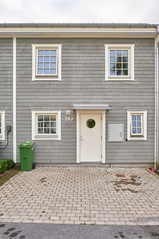 Bostadsrätt, Radhus, Blåhallonvägen 28J, Strängnäs