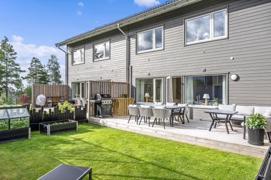 Radhus, Stensötavägen 50B, Svärtinge - Skogsbacke, Norrköping