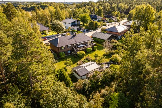 Villa, Sandvreten 5, Bålsta Båtsbacken, Håbo