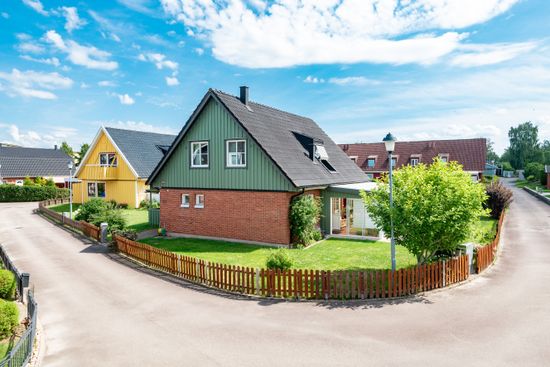 Villa, Brunsbogatan 90, Skara