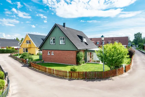 Villa, Brunsbogatan 90, Skara