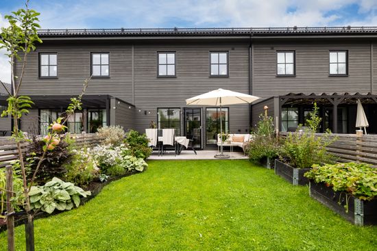 Bostadsrätt, Radhus, Hasselbacksvägen 3F, Lanna, Lekeberg