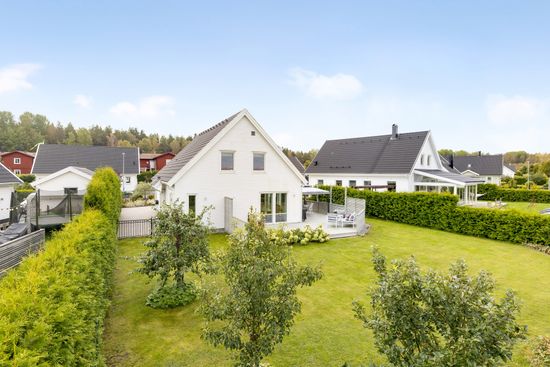 Villa, Vallmovägen 5, Bålsta Viby Äng, Håbo