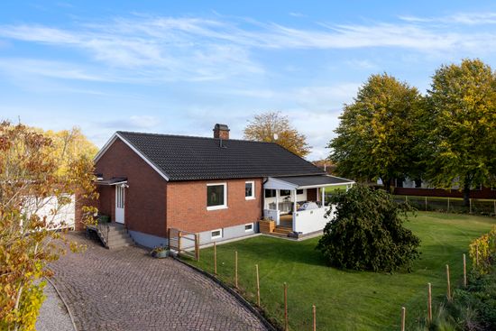 Villa, Avedalsgatan 9, Skara