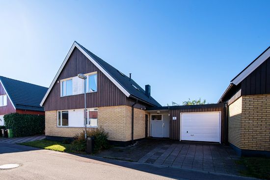 Villa, Radhus, Fodergatan 6, Hammarby, Västerås