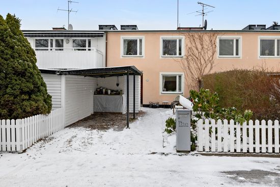 Radhus, Gillbergavägen 14, Rotebro, Sollentuna