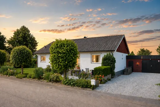 Villa, Munkhällagatan 12, Munka-Ljungby, Ängelholm