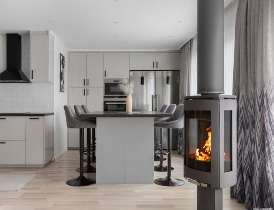 Villa, Korpvägen 16, Skäcklinge, Botkyrka