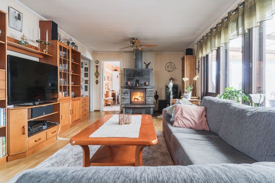 Villa, Synarvägen 5, Ramnäs, Surahammar