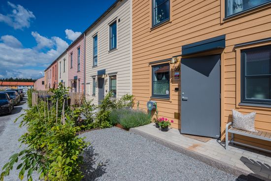 Bostadsrätt, Radhus, Bagarstugans väg 39, Steninge Slottsby, Sigtuna