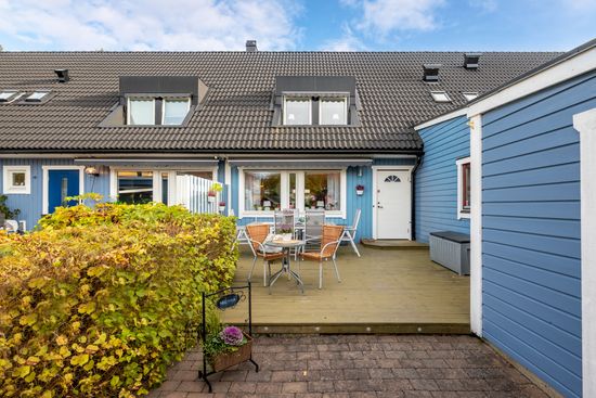 Villa, Radhus, Äppelvägen 12, Viksjö, Järfälla