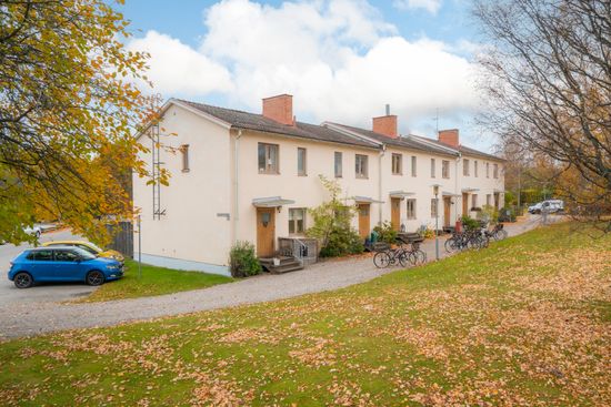 Radhus, Hemgårdsvägen 32E, Högbrunn, Nyköping