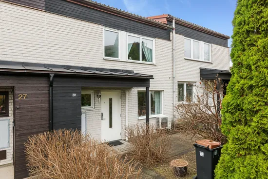 Villa, Radhus, Mantalsvägen 29, Ella Gård, Täby