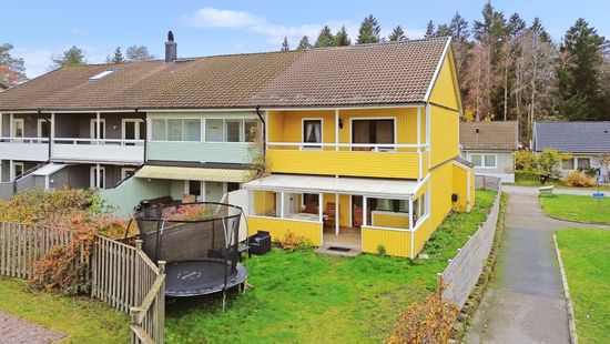 Villa, Radhus, Krogtäppan 100, Jordbro, Haninge