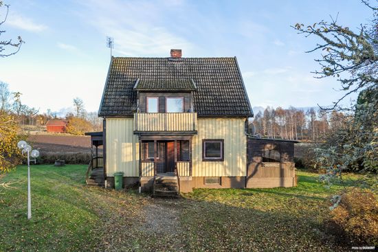 Villa, Bitterna Storegården 4, Vara