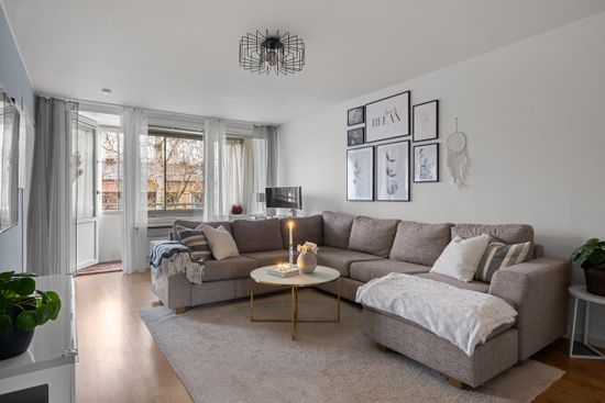 Bostadsrätt, Njupkärrsvägen 48, Tyresö Centrum, Tyresö