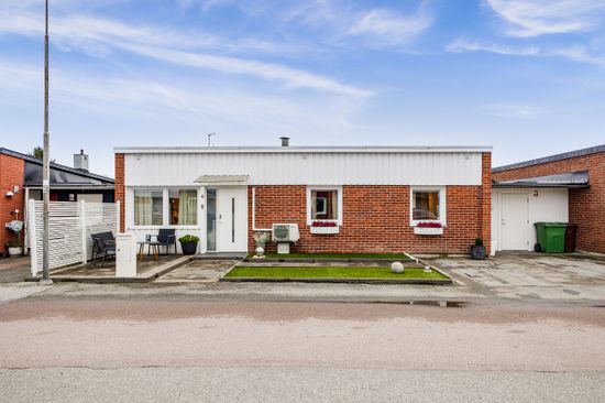 Villa, Radhus, Smörblomsgatan 16, Munksundet, Enköping