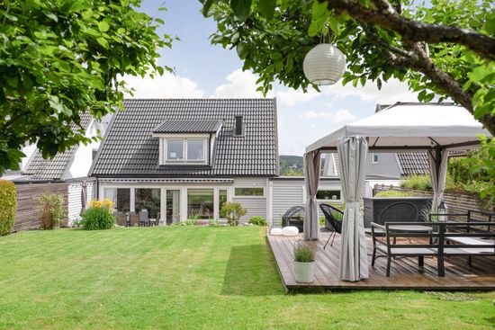 Villa, Radhus, Kring-Alles väg 25, Lerum - Hallsås, Lerum