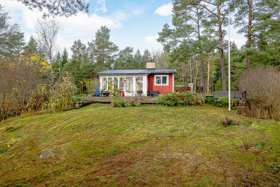 Fritidshus, Laxne Björnkärr 3, Laxne, Gnesta